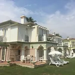 Villa Villamel *